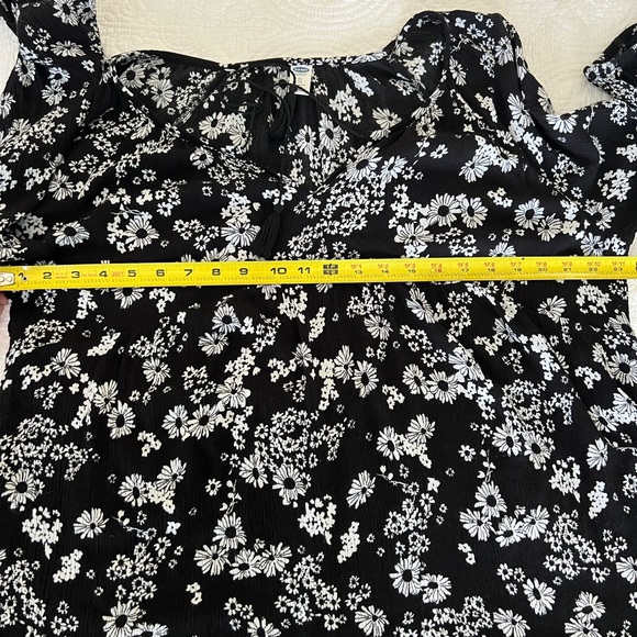 Old Navy Peasant Blouse - Picture 8 of 12